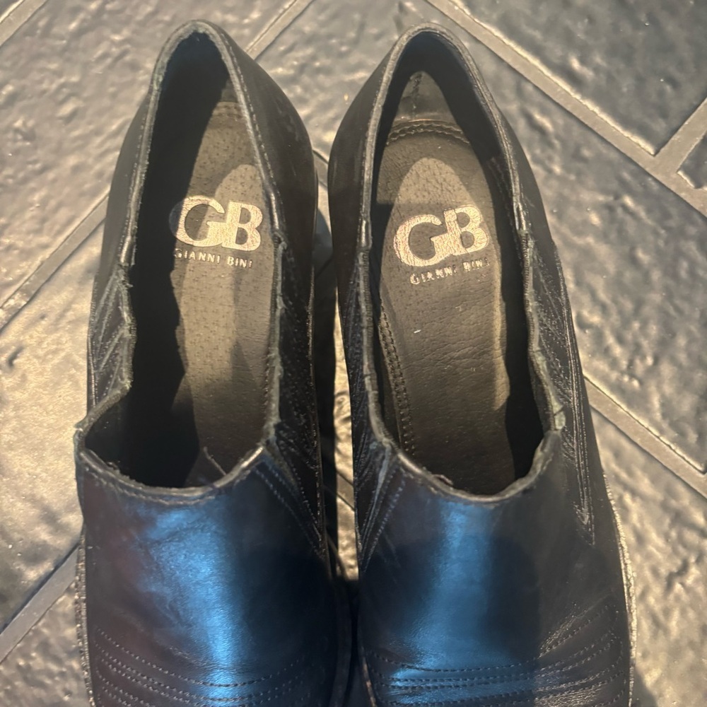 Gianni Bini Black Leather Western Booties - Size 7M - Picture 3 of 6
